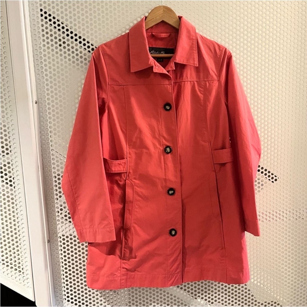 Eddie Bauer Trench Coat Size Medium Button front in Salmon Coral Pink